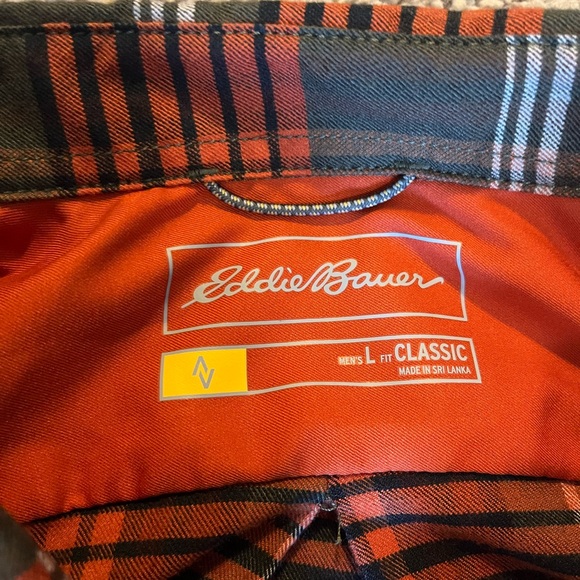 Men’s Eddie Bauer Expedition Button Down - Picture 2 of 5